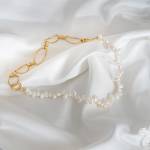 Julie RENAUT - SOUS NOS YEUX